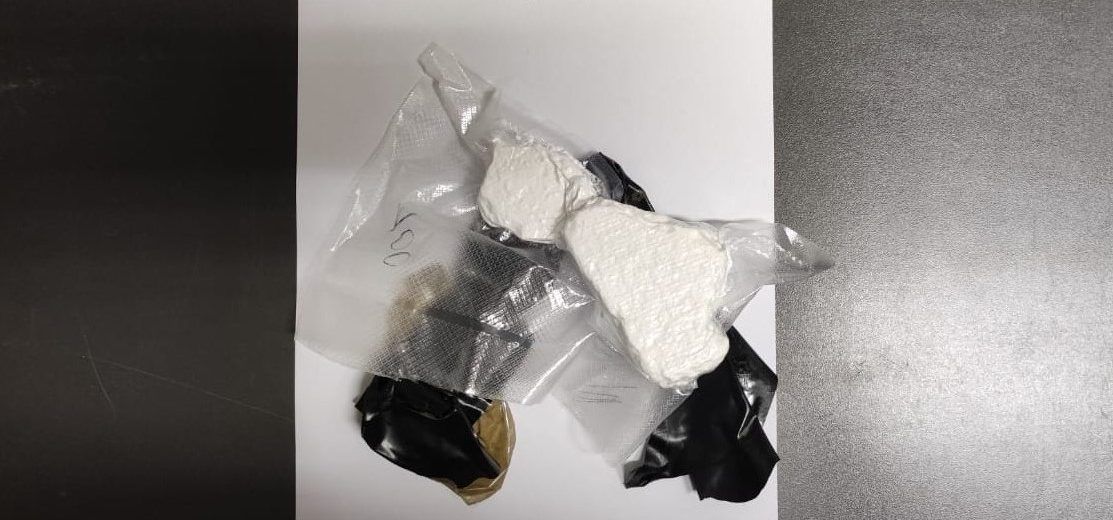 Crucoli, fermato sulla Statale 106 con oltre 100 grammi di cocaina: arrestato imprenditore