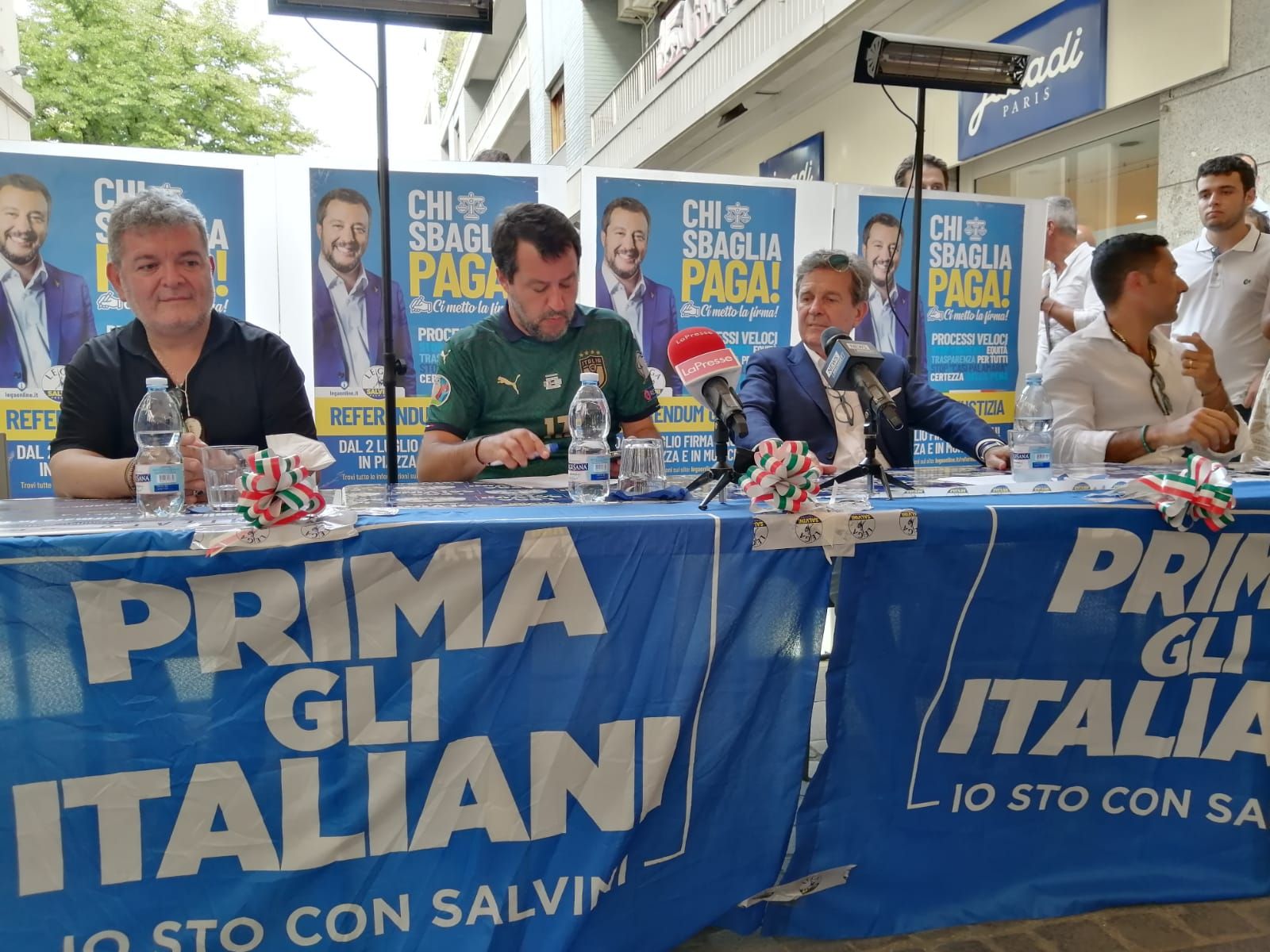 Salvini a Cosenza: «Bene i controlli sulle liste, la Lega li ha sempre fatti» – VIDEO