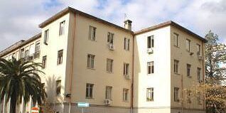 «L’Asp di Catanzaro non solo non assume ma addirittura licenzia i medici: ora stop»