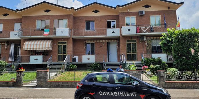 Bimbo caduto dalla finestra, la madre della babysitter: l’hanno rovinata
