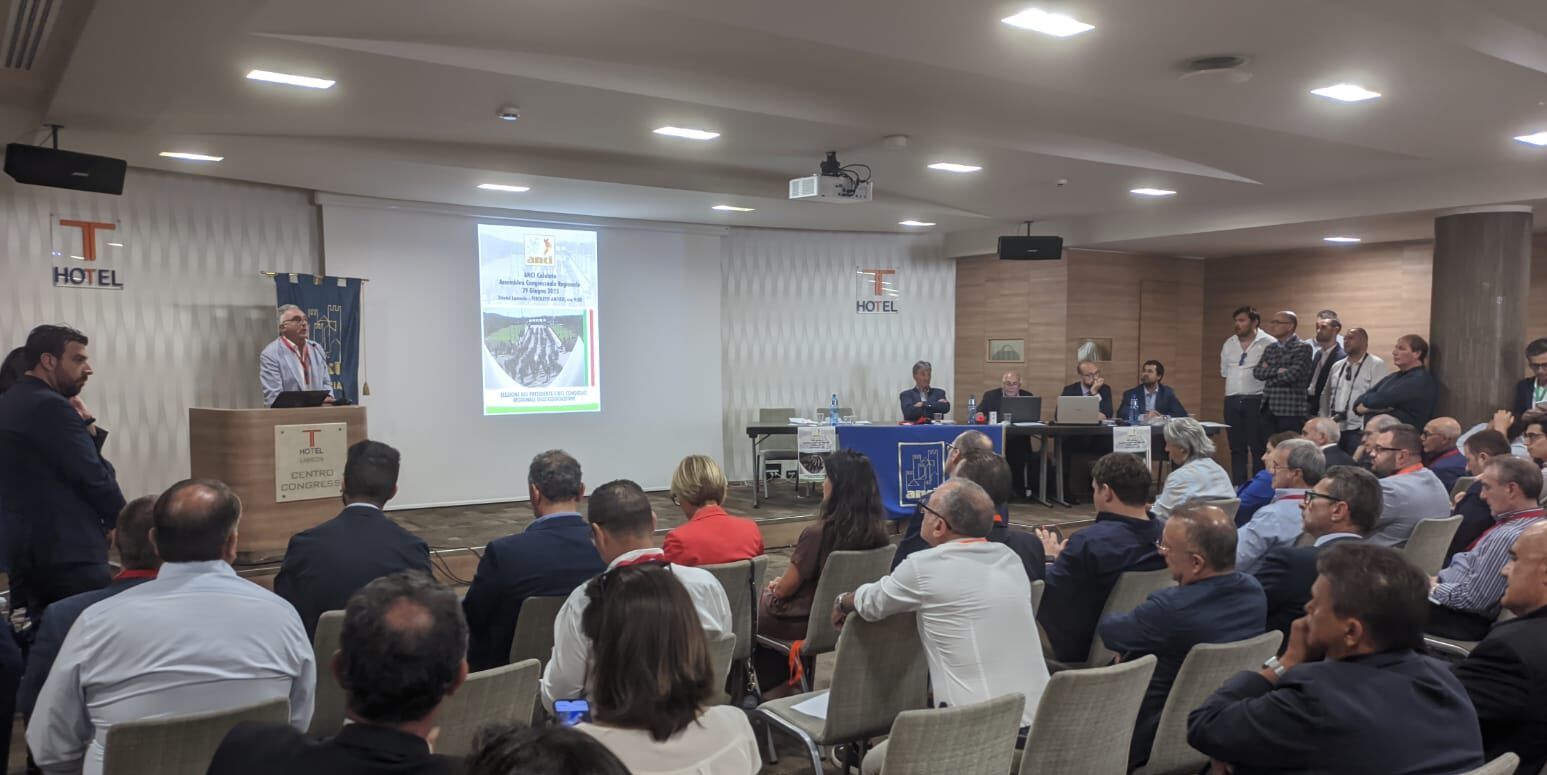 Anci, l’Aventino dei sindaci di quattro capoluoghi: «Oggi la pagina più buia della storia dell’associazione»