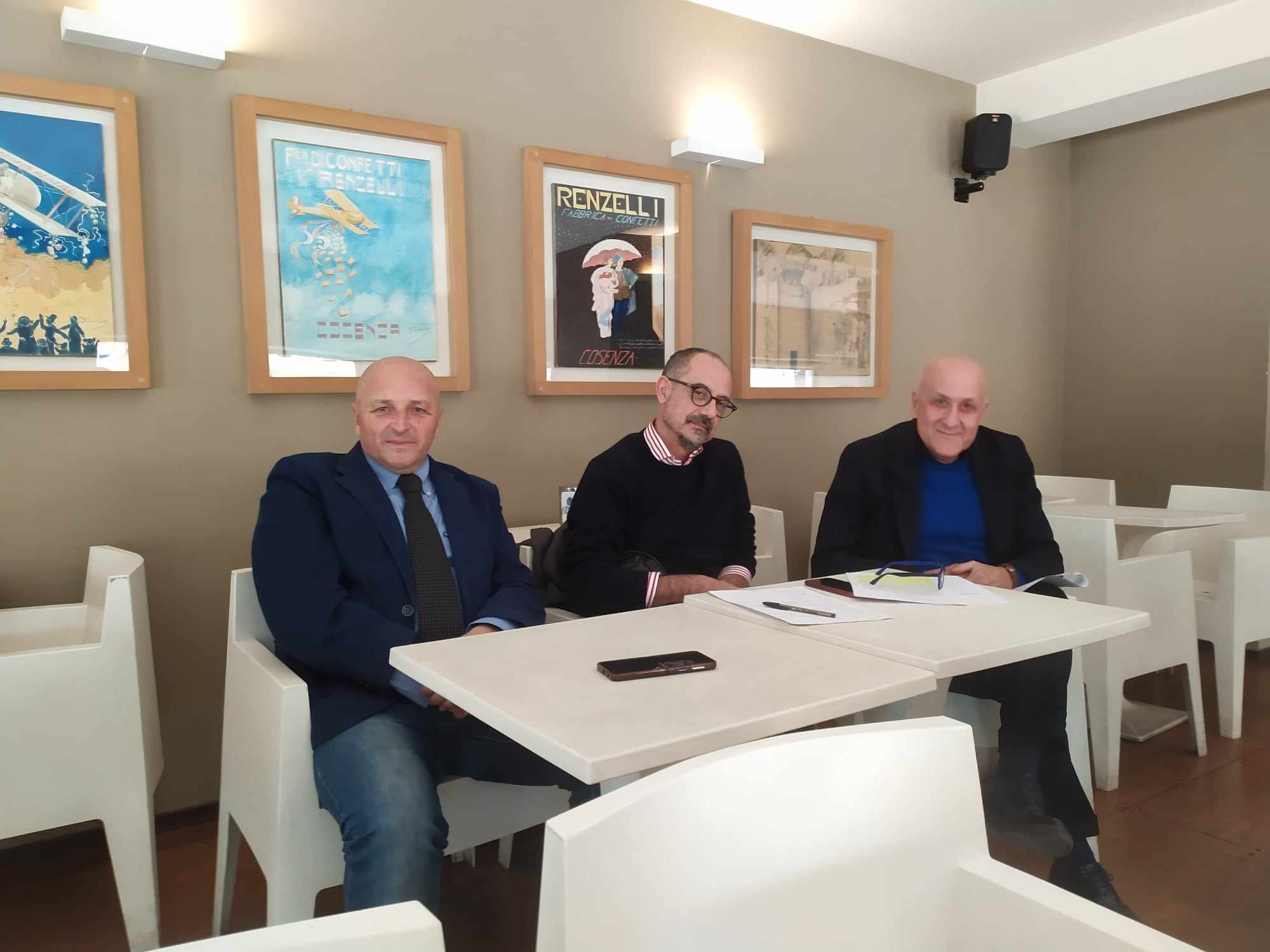 «Il Pd chiede la nostra testa come i peggiori fascisti. Ma noi non ce ne andremo facilmente»