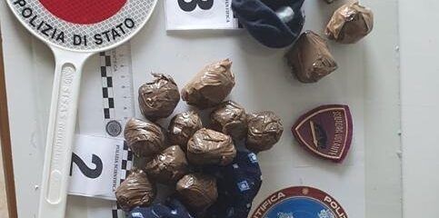 Catanzaro, minimarket della droga in casa di un pregiudicato