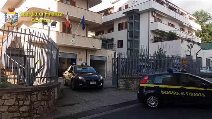 Maxi evasione fiscale nel Cosentino, Spagnuolo: «Qui si naviga sull'imbroglio»