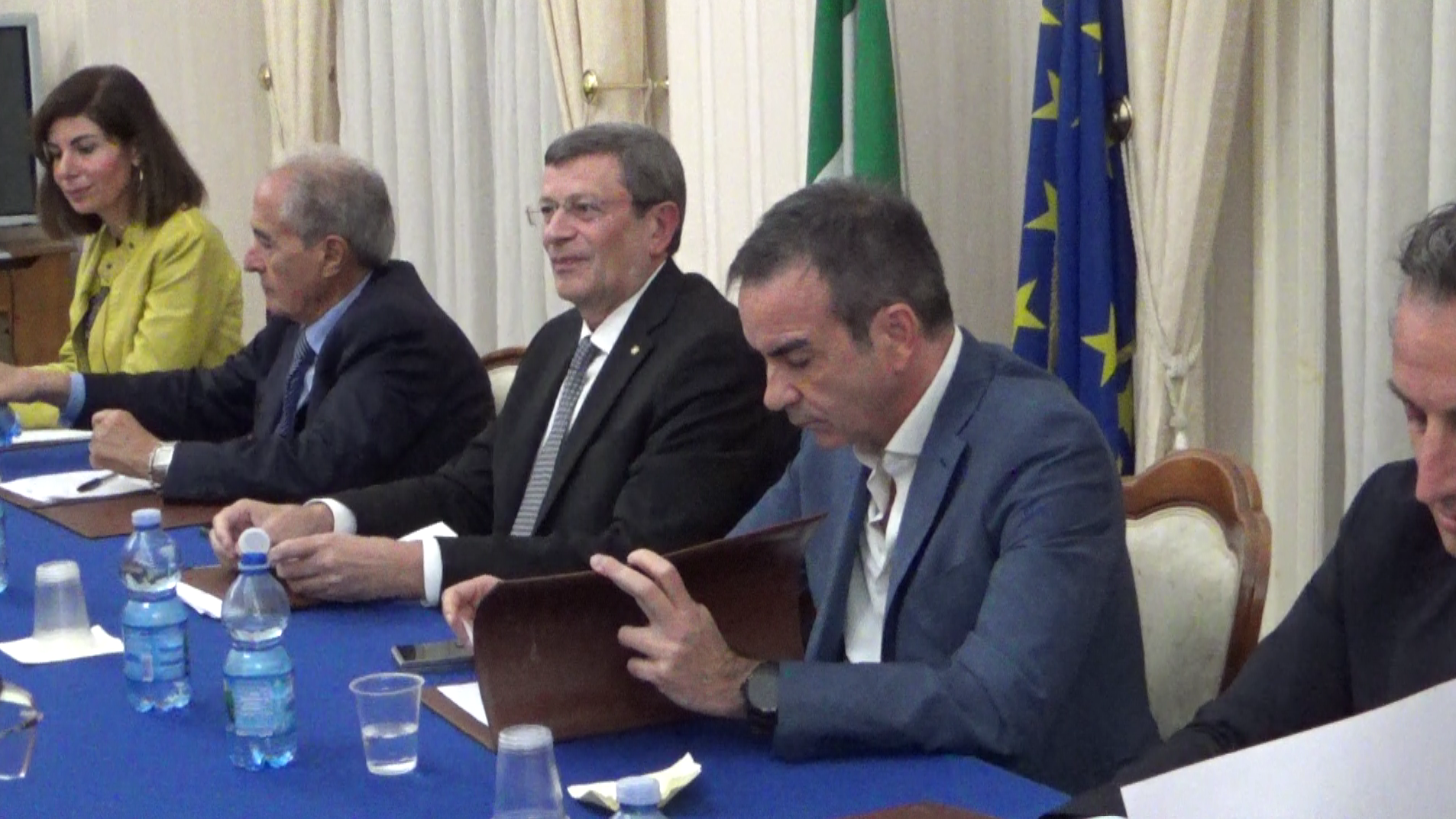 Asp di Vibo, saranno prorogati i contratti in scadenza. Occhiuto: «Disponibili a trovare una soluzione»