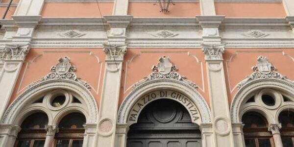 Maxi truffa di una concessionaria fantasma a Rovigo, condannato anche un cosentino