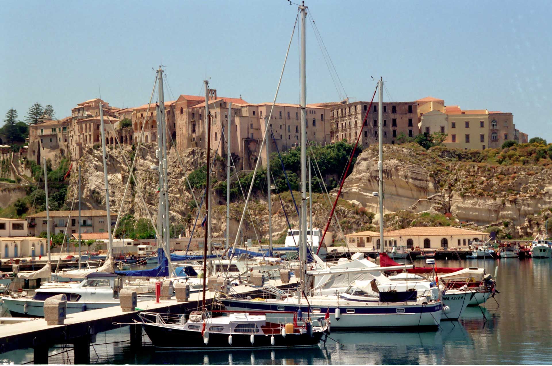 Tropea, diportista positivo al coronavirus