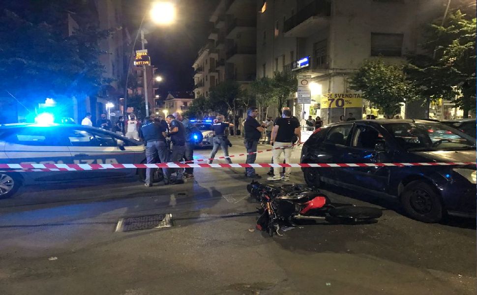 Scontro auto-moto a Cosenza, gravi due giovani