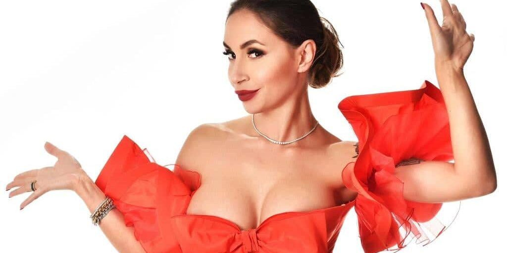 «No alla presentazione del libro di Malena ad Acri», scoppia la polemica per l’arrivo della pornostar