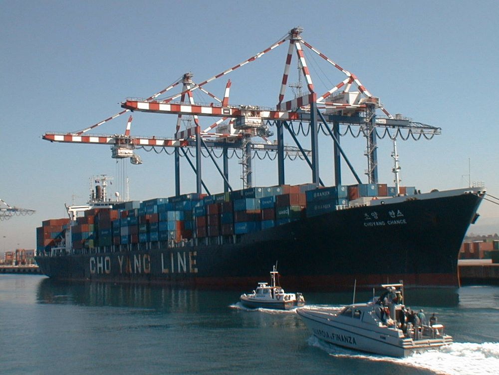 Sequestrati 560 chili di cocaina pura nel porto di Gioia Tauro