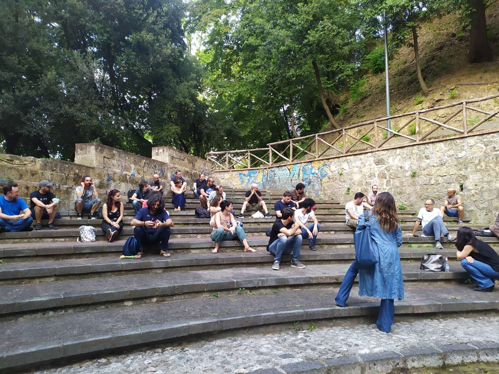 I lavoratori dello spettacolo scrivono alla Santelli. «Ci sentiamo invisibili»