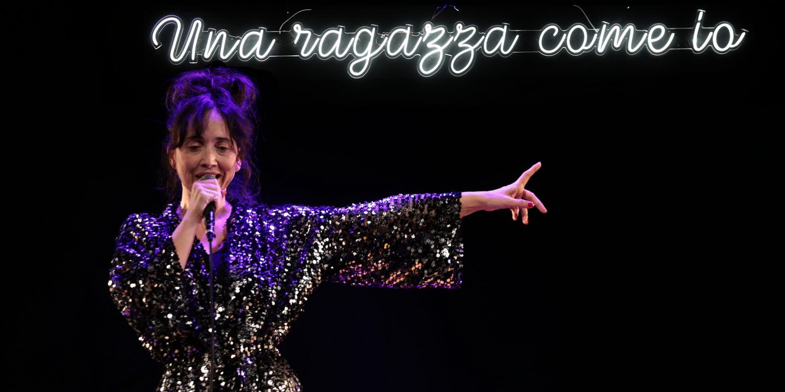 Festival d’Autunno, standing ovation per l’istrionica Chiara Francini