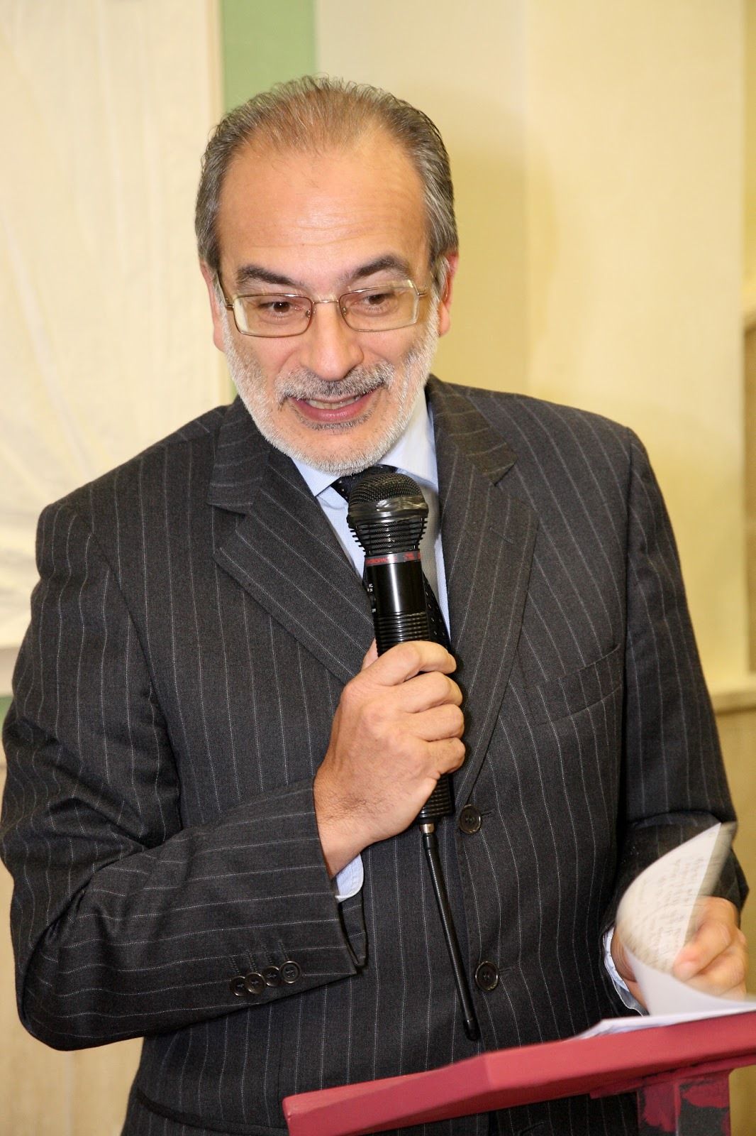 I centristi contro il sondaggio che premia Abramo