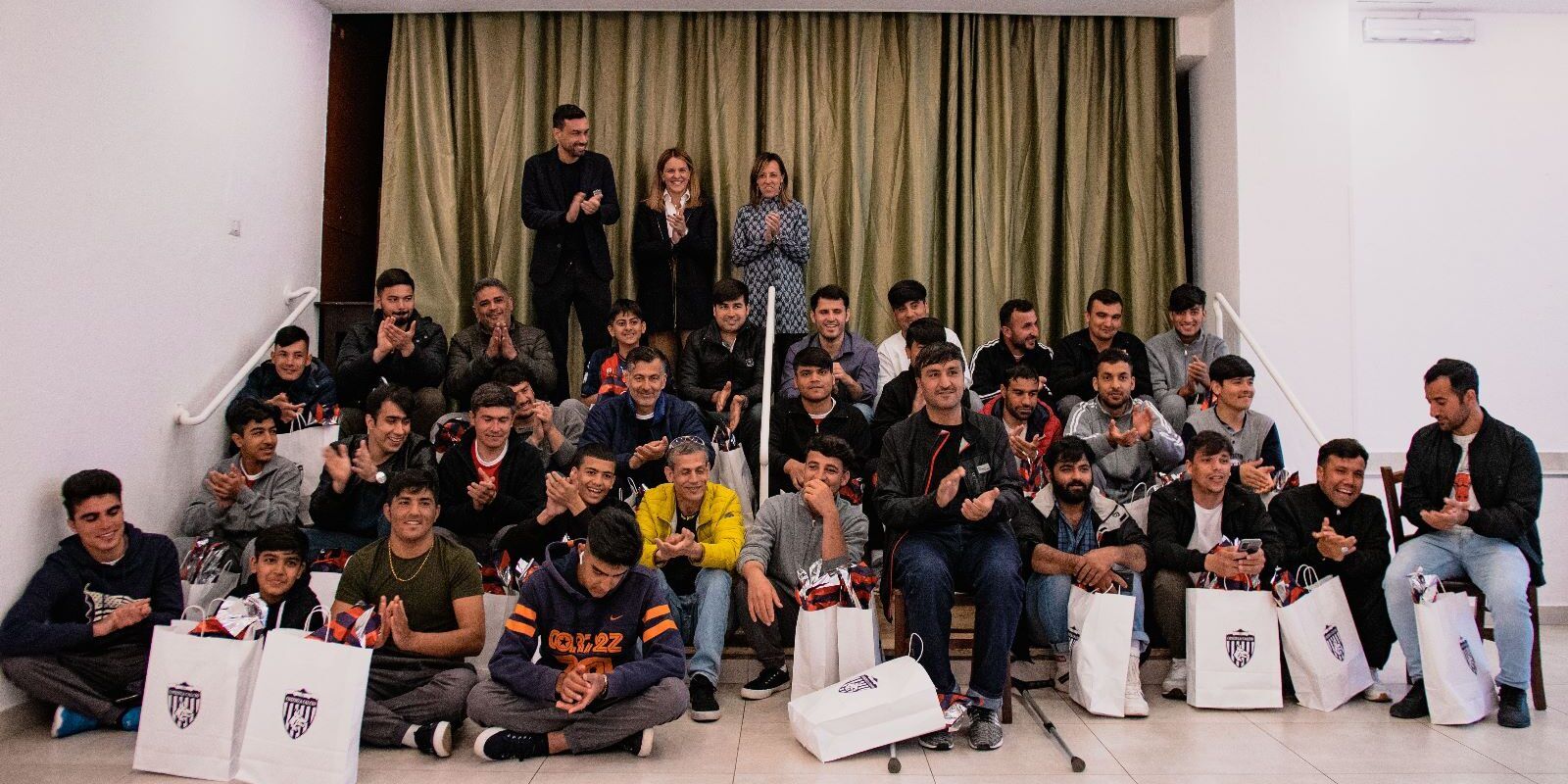 Il calcio è solidarietà, ai superstiti del naufragio di Cutro l’incasso di Cosenza-Reggina