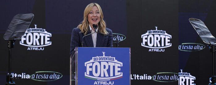 Meloni contro Schlein: «Il presunto campo largo l’abbiamo riunito noi»