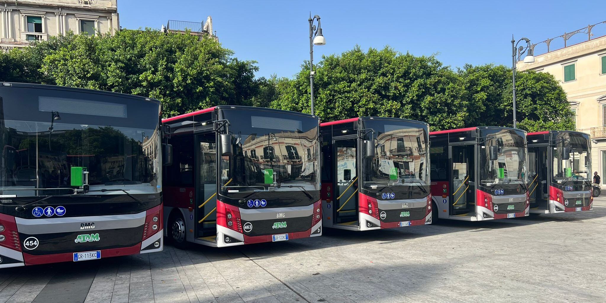 Presentati a Reggio Calabria 15 nuovi bus Atam