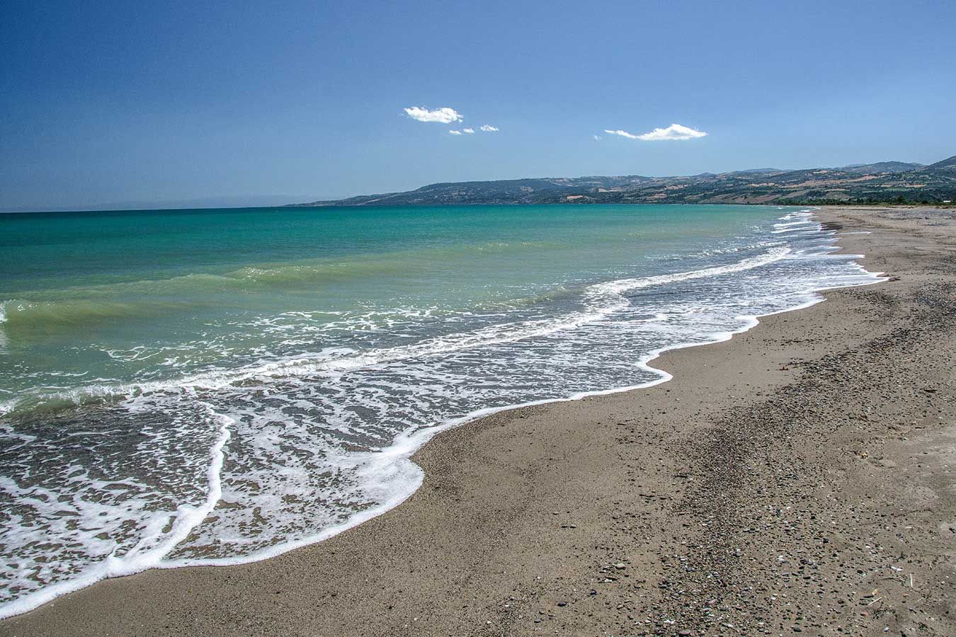 Arpacal, balneazione: a Rocca Imperiale due punti non conformi