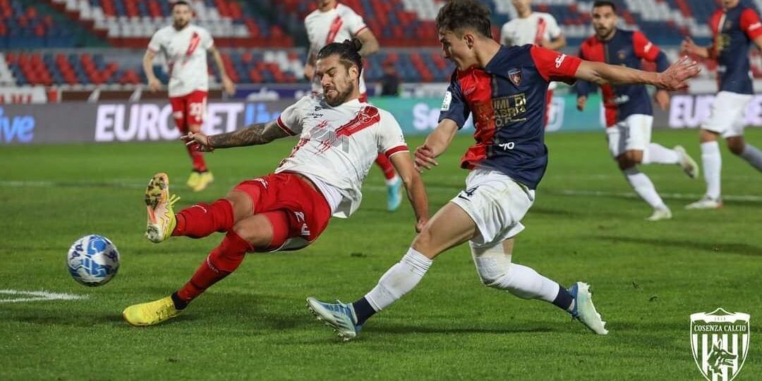 Il Cosenza si ferma sul palo, pari deludente con il Perugia