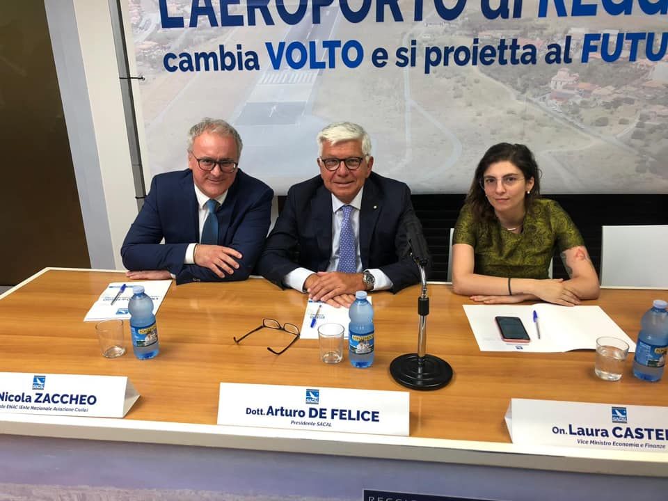 I 25 milioni bipartisan (con polemica) per l'aeroporto dello Stretto