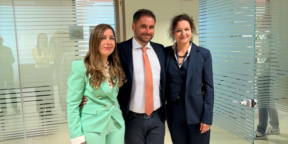 Regione Calabria, si torna ad assumere: firmato il contratto di due nuovi dirigenti