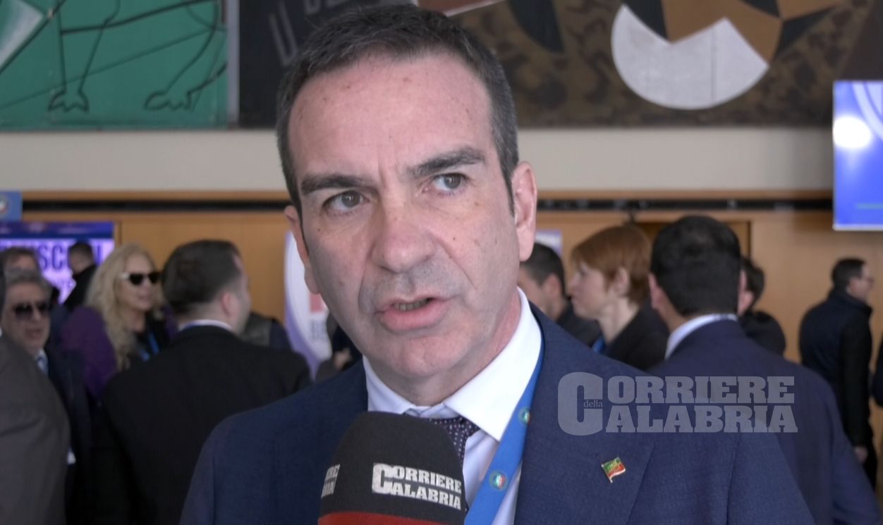 Occhiuto azzera le polemiche e rilancia Forza Italia: «Voglio rendere orgogliosi i calabresi» – VIDEO