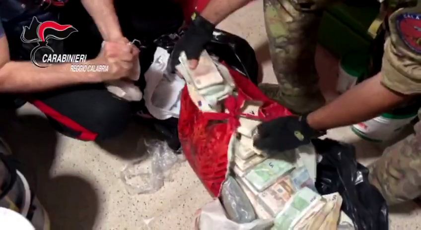 Informò il boss di un'operazione, arrestato ex poliziotto infedele -VIDEO