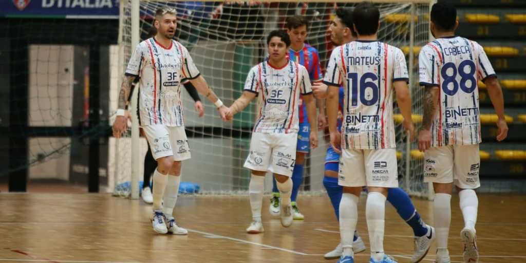 Gol e spettacolo, la Pirossigeno Cosenza ferma sul 4-4 la L84