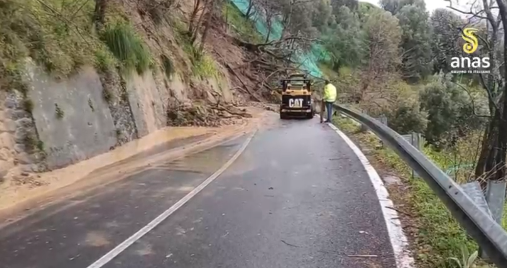 Maltempo in Calabria, chiusure sulla Ss 18 “Tirrena Inferiore” e sulle Ss 184 “Delle Gambarie” e 531 “Di Cropalati” – VIDEO