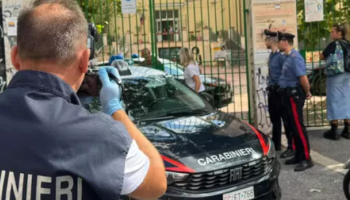 La prof accoltellata da uno studente a Roma: «Vorrei abbracciarlo»