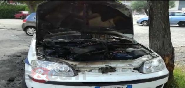 Satriano, in fiamme auto della polizia municipale