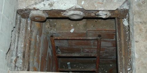 Il rifugio condiviso con i latitanti e le imbasciate per il politico. Storia di un imprenditore legato a due clan