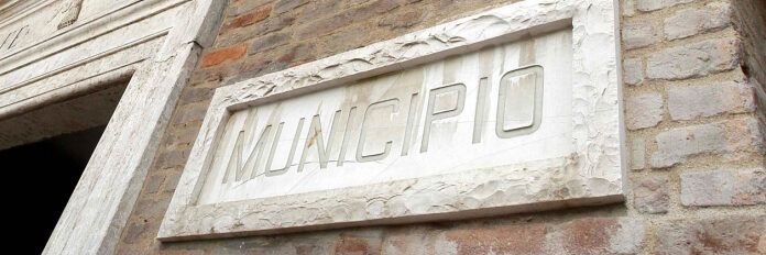 Assunzioni negli enti locali, l’assist del Decreto Omnibus ai Comuni