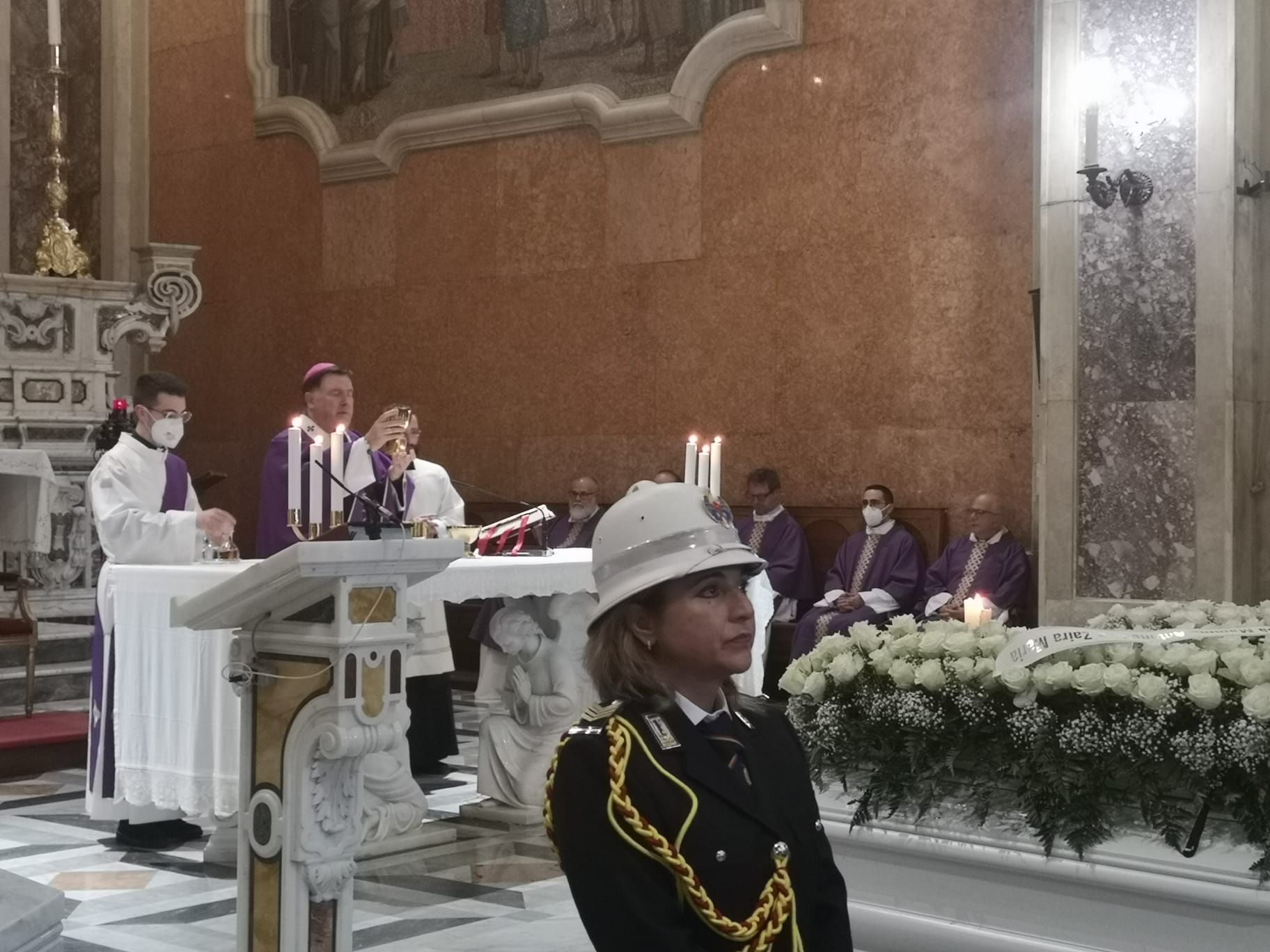 L’omelia dell’arcivescovo Maniago: «Catanzaro piange per voi. Ora creiamo una città più giusta»