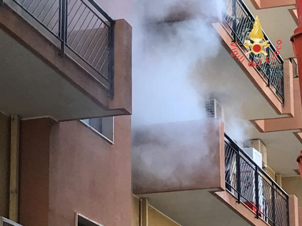 Soverato, panico per un incendio in un ambulatorio dell'Asp