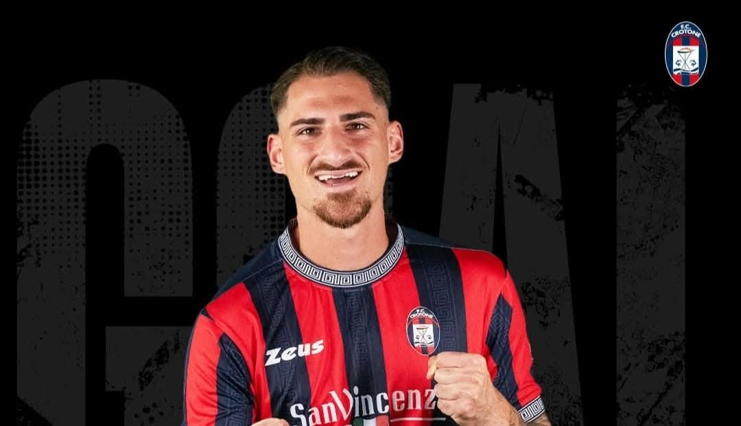Vittoria sofferta allo “Scida” per il Crotone. Giugliano sconfitto 3-2