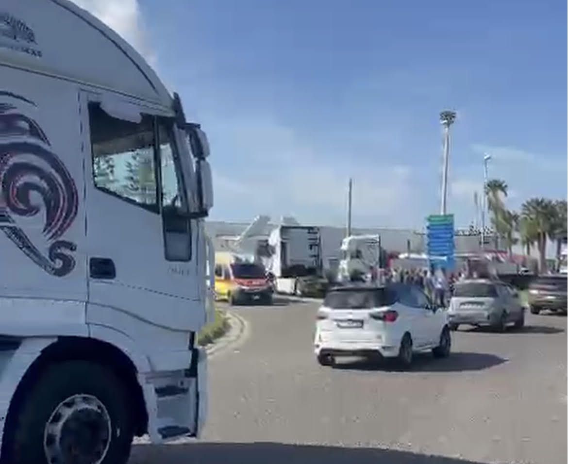 Continuano le proteste di autotrasportatori e agricoltori, ingorghi allo svincolo di Gioia Tauro