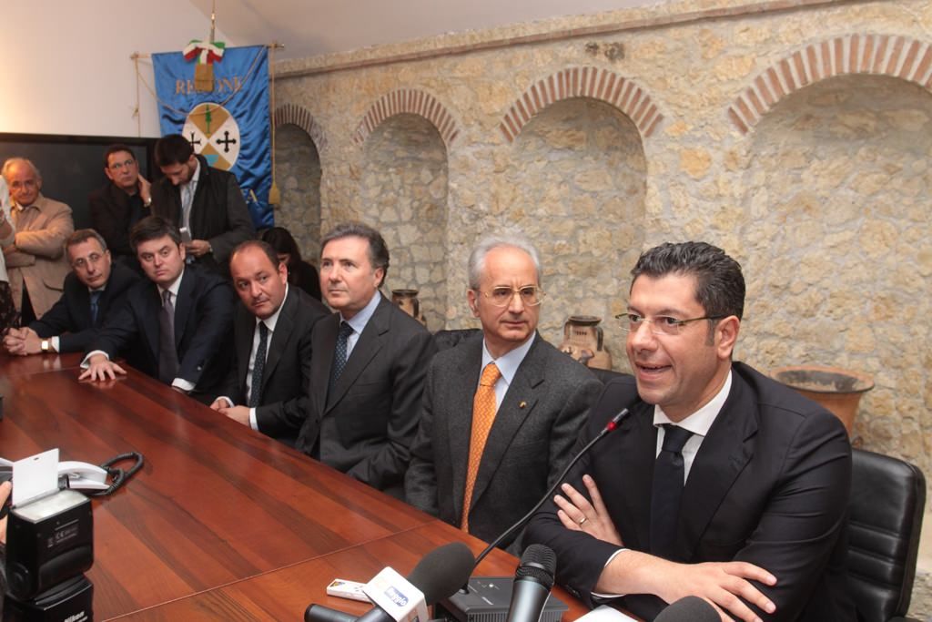 Edilizia sociale, indagata l'ex giunta Scopelliti