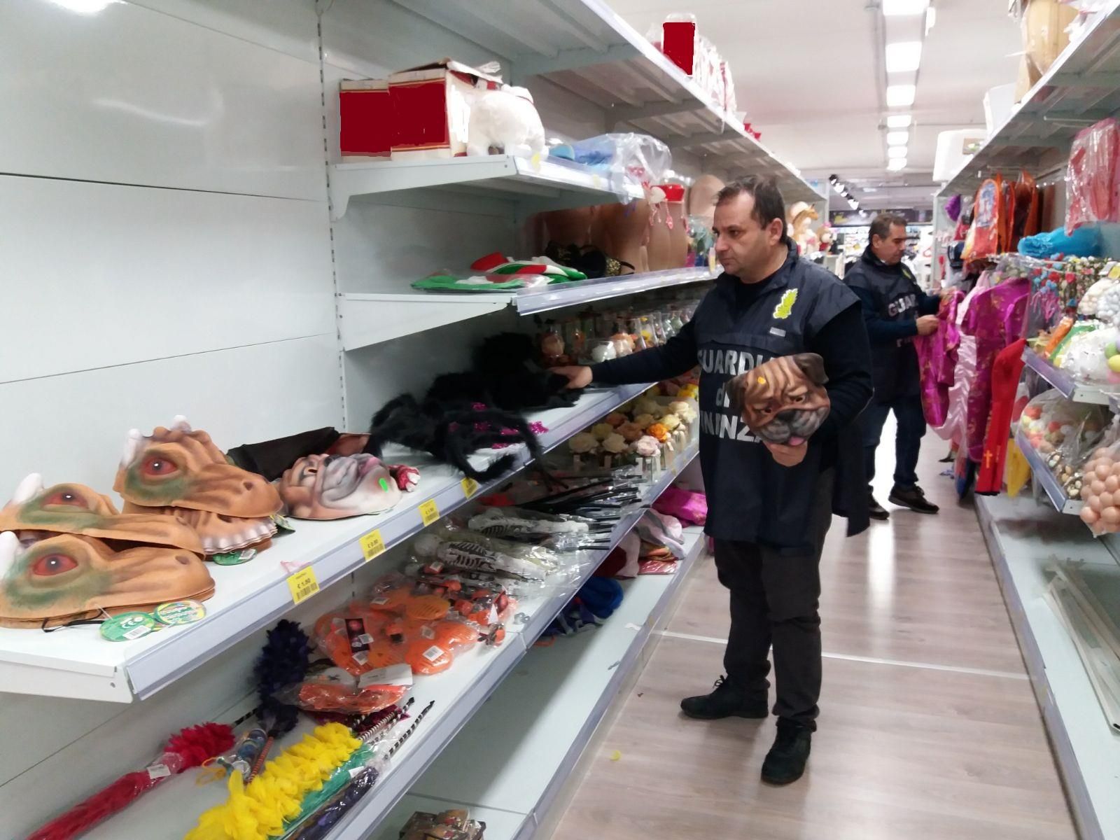 Paola, sequestrati 246mila prodotti non sicuri