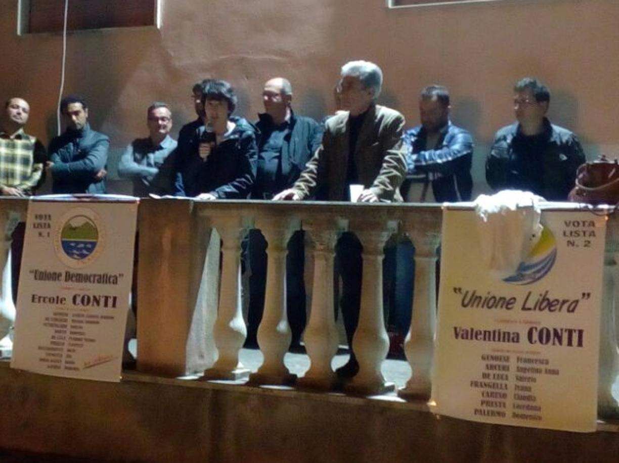 Il padre sindaco e la figlia leader dell’opposizione