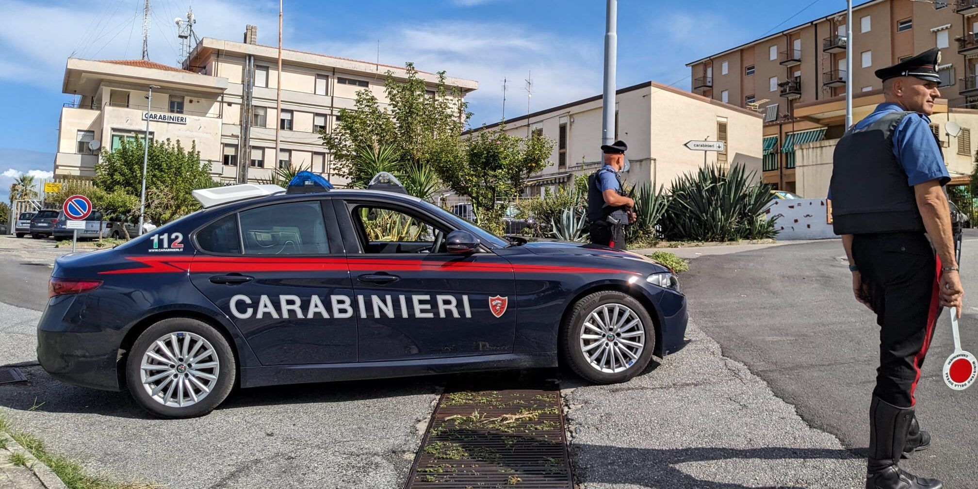 Rapine (da 100 mila euro) negli uffici postali del Tirreno Cosentino, due arresti