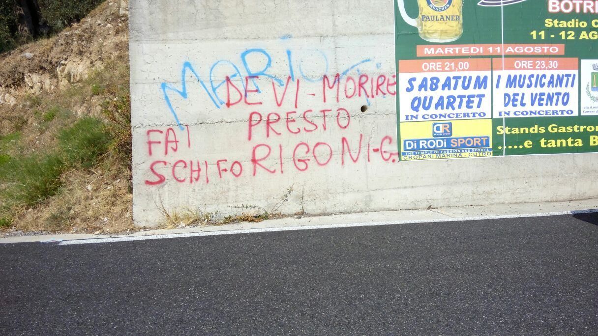 Minacce di morte al prete di Petronà: «Devi crepare, vigliacco!»