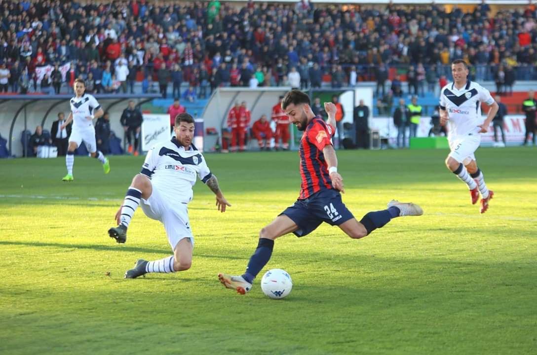 Il Brescia espugna il “Marulla”: tre reti in rimonta puniscono il Cosenza