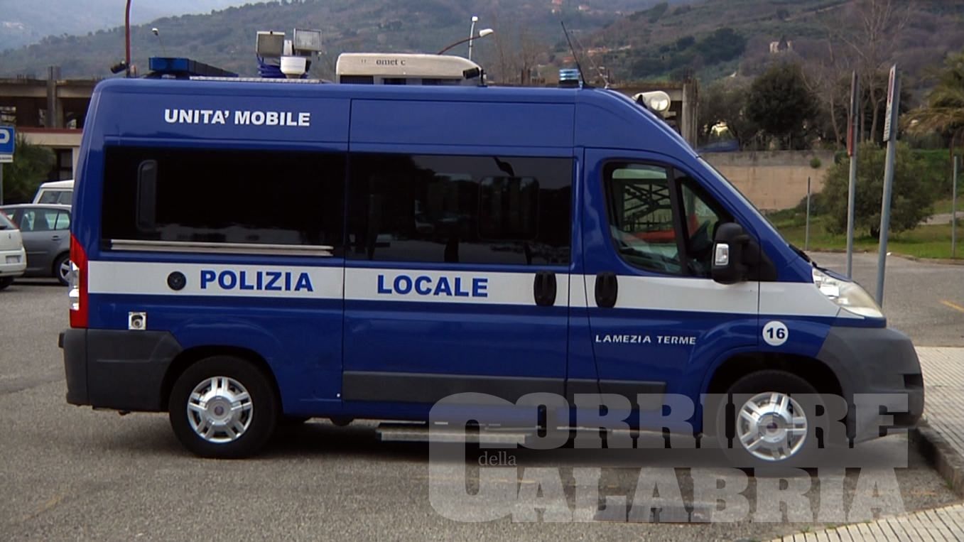 Covid a Lamezia, positivi due agenti nella Polizia Locale. E il reparto Covid non chiude