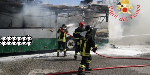 autobus germaneto fiamme