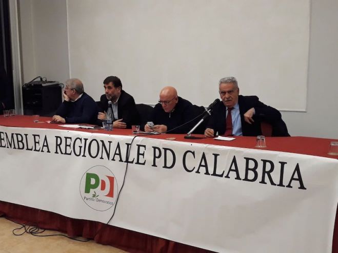 Il congresso del Pd? A Roma non ne sanno nulla