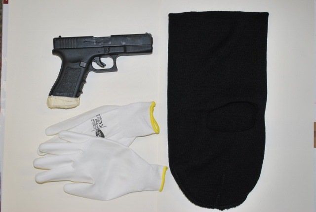 Vibo, 38enne fermato con pistola giocattolo e passamontagna