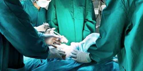 Intervento storico all'Annunziata. Asportato un tumore maligno di 7,5 chili