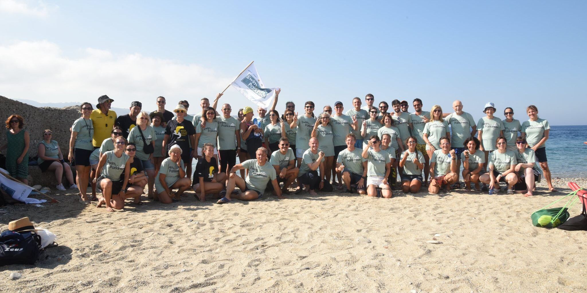 Stretto Messina a nuoto: sfida vinta per 30 persone con Parkinson, familiari e neurologi