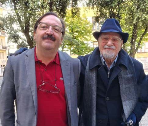 Cosenza, a 104 anni il professore Vincenzo va al seggio a votare