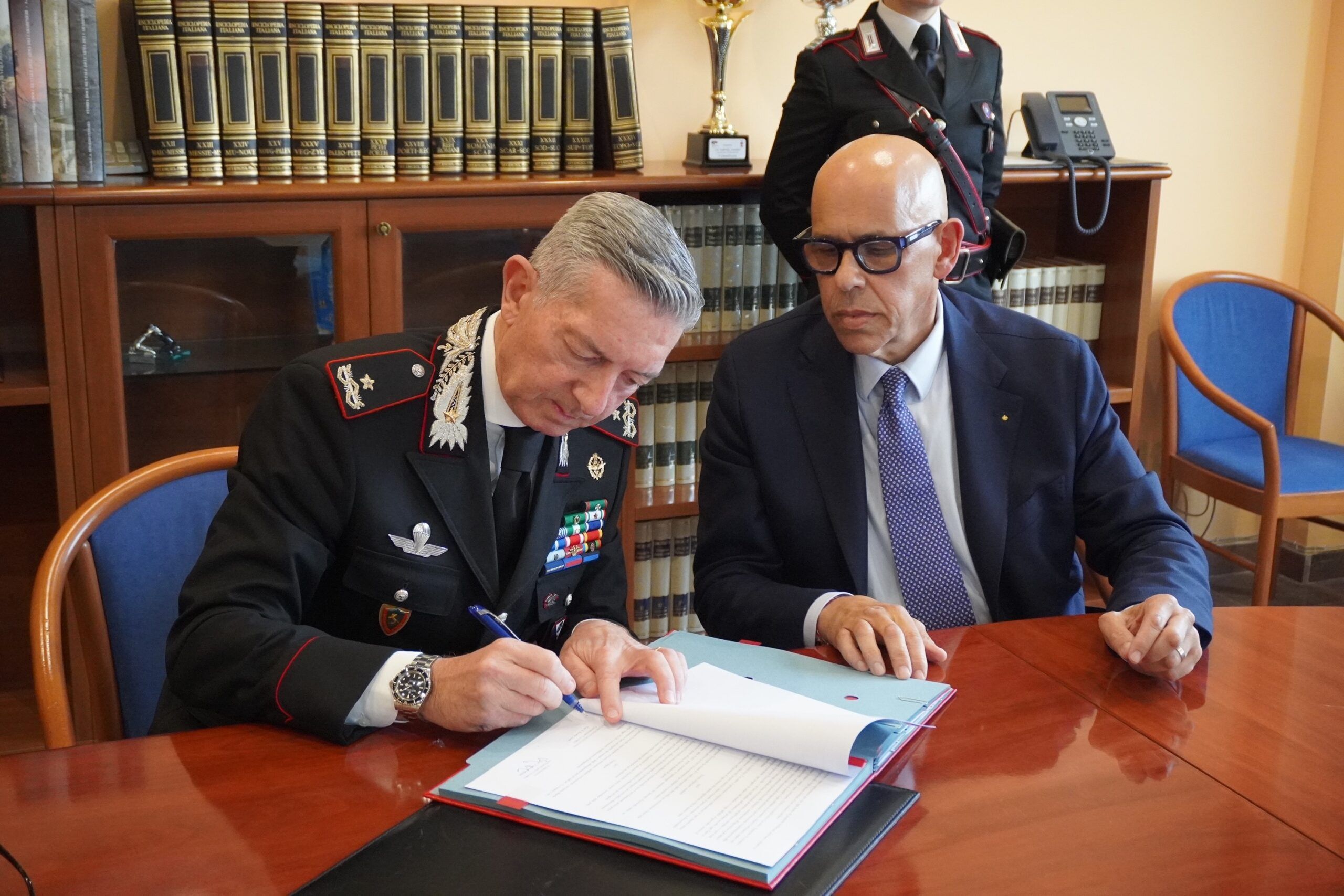 Truffe agli anziani, la Legione Carabinieri e Federfarma insieme per la prevenzione in Calabria